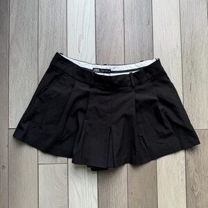 Zara Women's Black Pleated Skorts